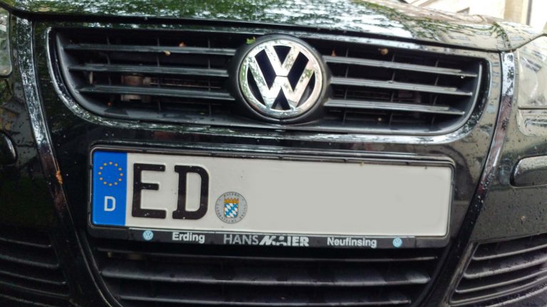 Wofür steht das Auto-Kennzeichen ED?