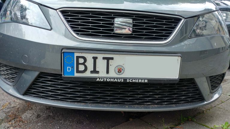 Wofür steht das Auto-Kennzeichen BIT?