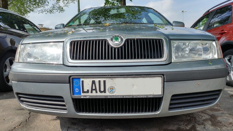 Wofür steht das Auto-Kennzeichen LAU?