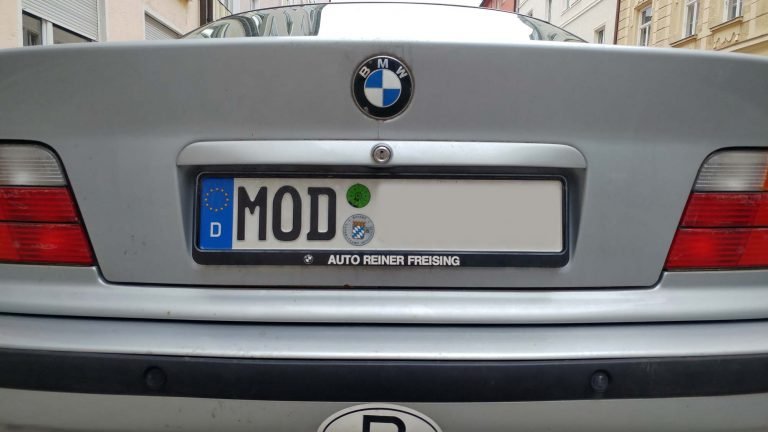 Wofür steht das Auto-Kennzeichen MOD?