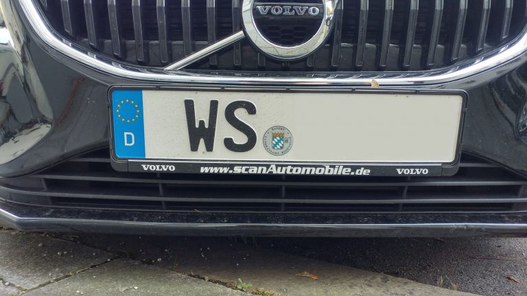 Auto mit dem Kennzeichen WS