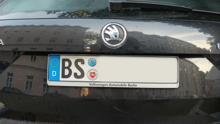 Auto mit dem Kennzeichen BS