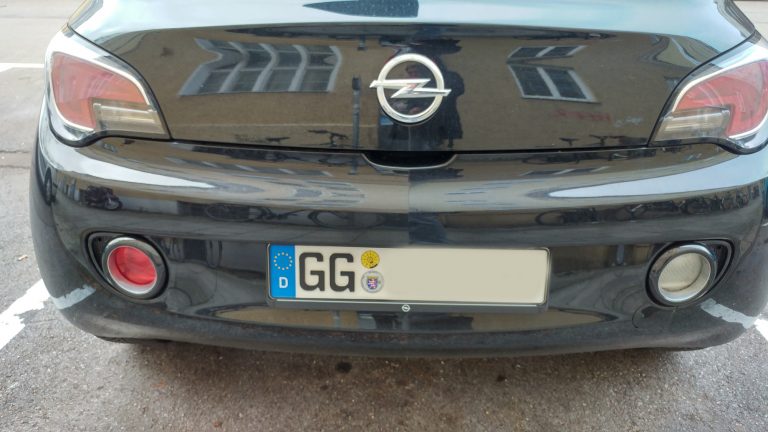 Auto mit dem Kennzeichen GG