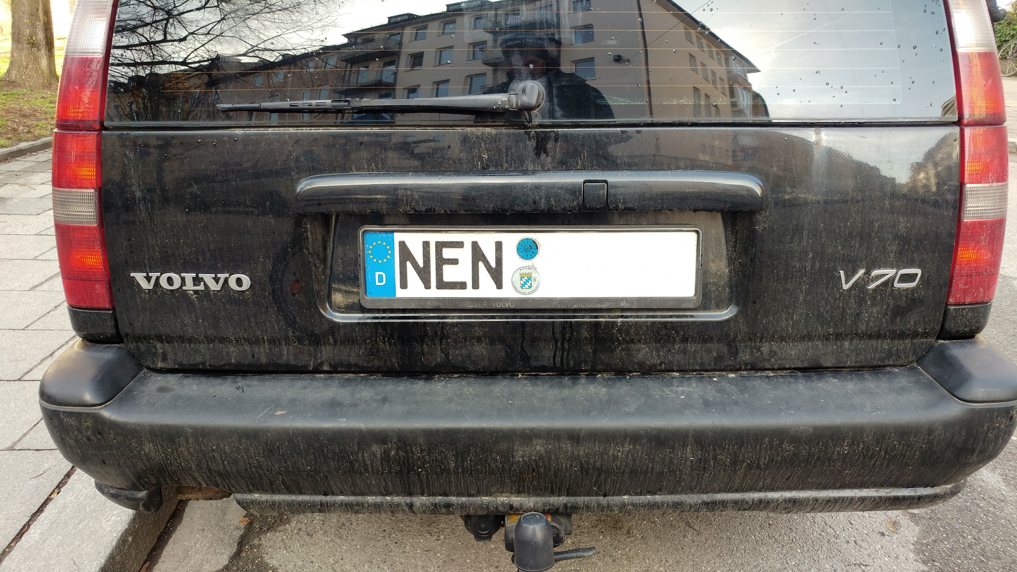 Auto mit dem Kennzeichen NEN