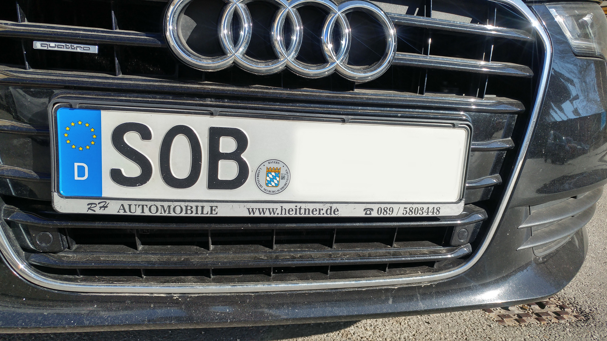 Auto mit dem Kennzeichen SOB