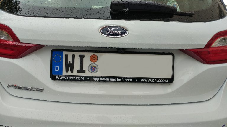 Auto mit dem Kennzeichen WI
