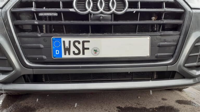Wofür steht das Auto-Kennzeichen WSF?